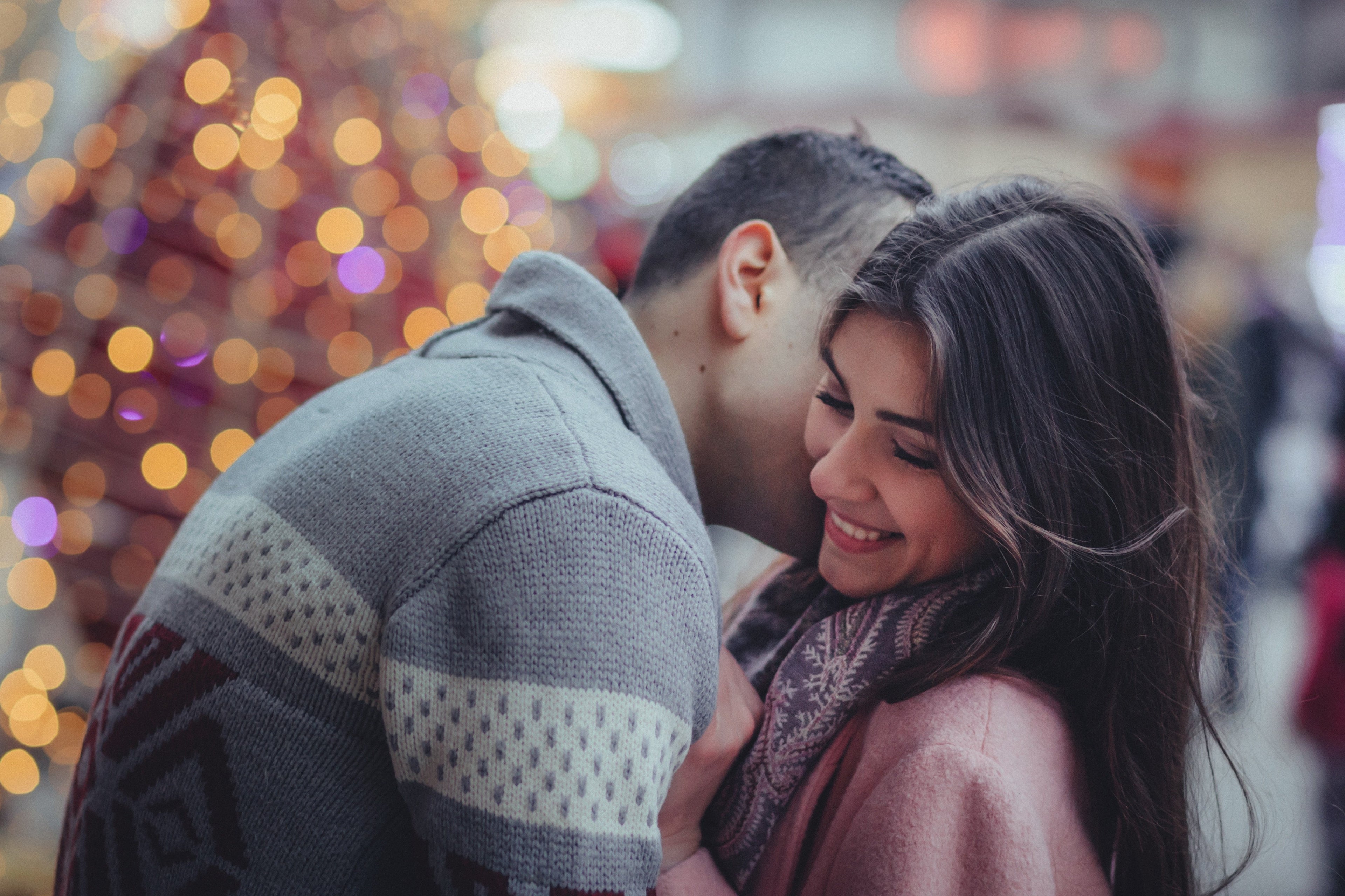 TheKindGesture - Header - love couple kissing